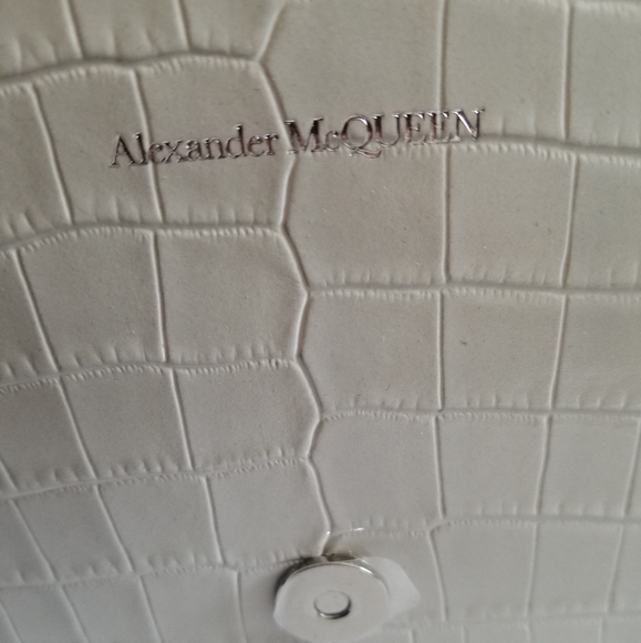 Alexander McQueen Four Ring Croc-Embossed Leather Crossbody Bag Light Gr… - Picture 8 of 11